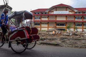 PUPR Tanggung Biaya Rehab Pasar Klewer Timur
