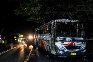 Pembakaran Bus, Polisi Periksa 5 Saksi