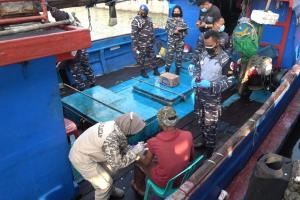 Pangkalan TNI AL Cilacap Vaksin Nelayan Baru Sandar
