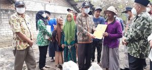 Bupati Rembang Serahkan Bantuan untuk Korban Kebakaran di Desa Banowan