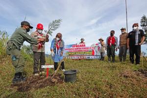 Cegah Longsor, Ratusan Pohon Ditanam di Lereng Bukit Sipandu Banjarnegara
