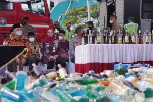 Jaga Kondusifitas Nataru di Klaten, 10.000 Botol Miras Dimusnahkan