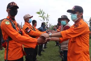 Cegah Longsor dan Kekeringan Air, Puluhan Komunitas Tanam 1.000 Pohon di Sindoro