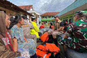 BPBD Kendal Kerahkan Tim Tangani Banjir di Gedung RSUD Soewondo
