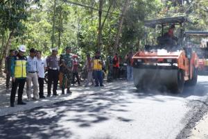 Perbaiki Jalan Petir-Ngoro Oro, Pemkab Bantul Bangkitkan Perekonomian Desa