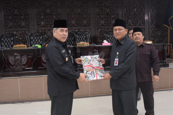 Giliran Ketua DPRD Kebumen Jadi 'Pesakitan' KPK