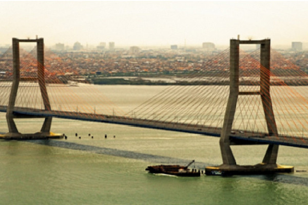 Jembatan Suramadu Gratis, Pemerintah Bantah Politis