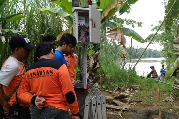 BPBD Kota Semarang Pasang 2 Alat EWS Banjir
