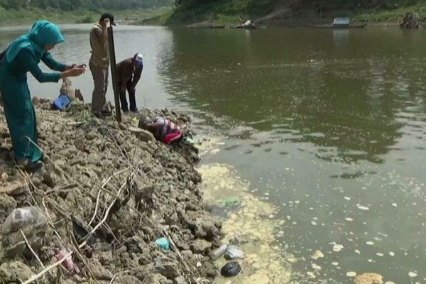 Nyaris Semua Sungai di Surakarta Tercemar Sampah