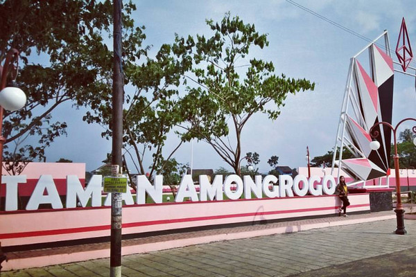 Taman Amongrogo Semarang Tak Terurus