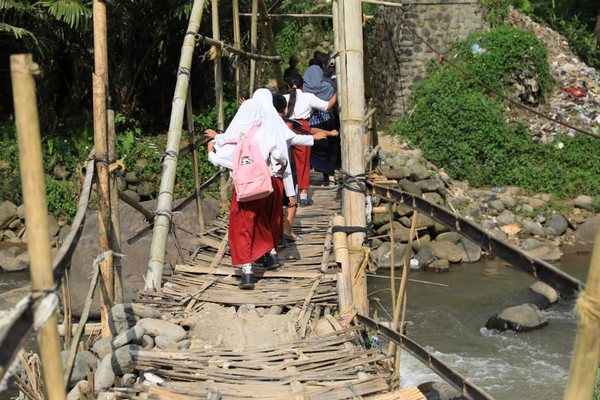 Jembatan Wonosobo-Banjarnegara Tak Jua Diperbaiki