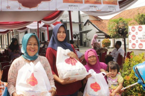 Pasar Murah, 15 Ribu Paket Sembako Disebar di Kota Solo