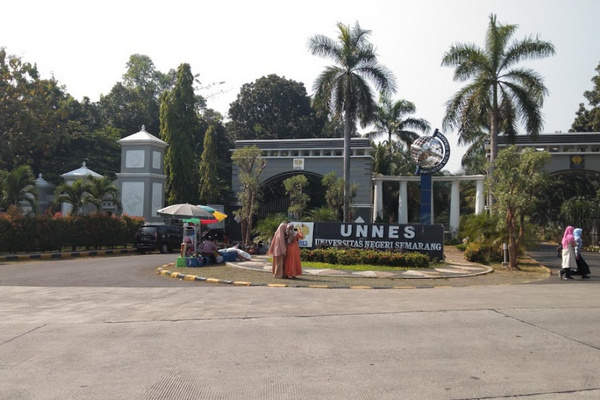 Tiga Kampus di Jateng 'Gusur' UI dan UGM