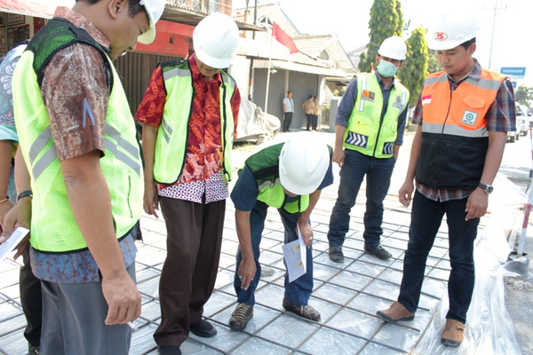 Dewan Keluhkan Proyek Perbaikan Jalan Semarang-Godong