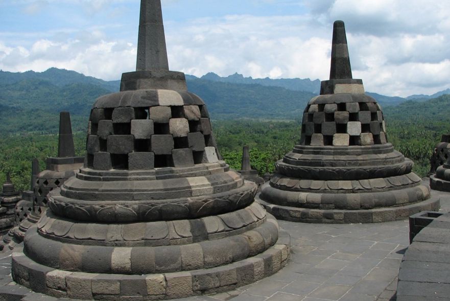 Replika Stupa Candi Borobudur Kini Ada di Ukraina