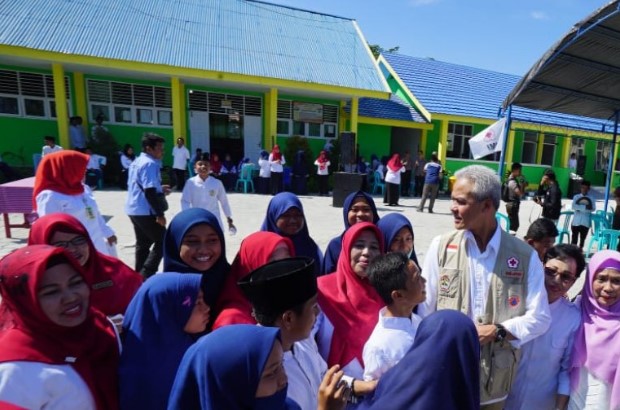 Delapan Sekolah dan Masjid Bantuan Jateng Untuk Sulawesi Diresmikan Ganjar