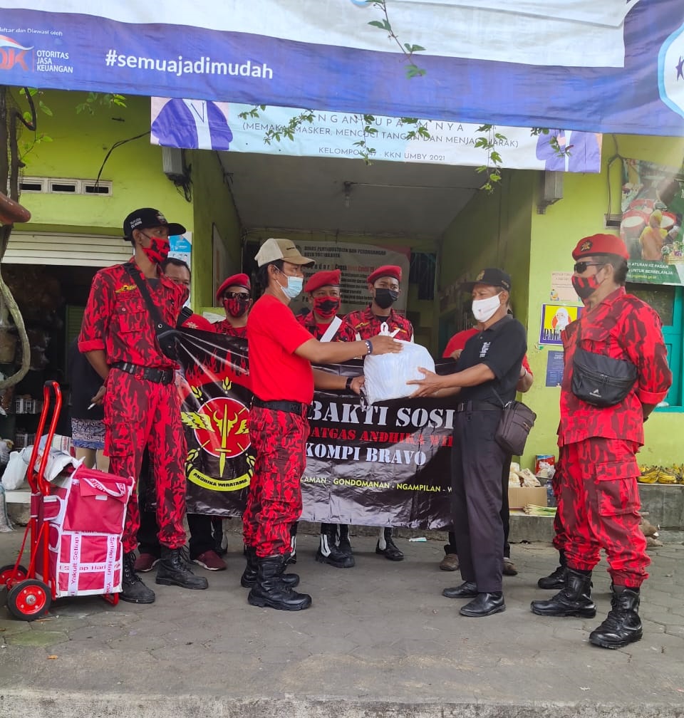 PDIP Kota Yogyakarta Bagikan Ribuan Masker ke 22 Pasar Tradisional