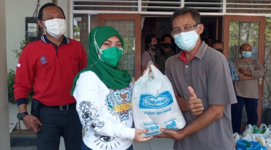 100 PKL di Grobogan Dapat Bantuan Sembako dari Indomaret