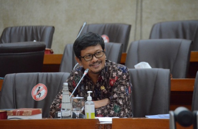 Komisi VI DPR RI Nilai Pengangkatan Emir Moeis Langgar Komitmen BUMN