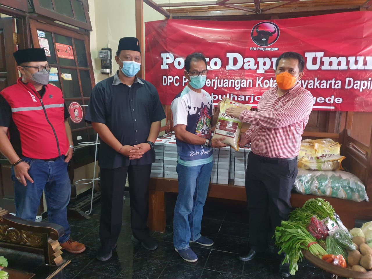 1.250 Makan Siang Didistribusikan Dapur Umum PDI Perjuangan Kota Yogyakarta