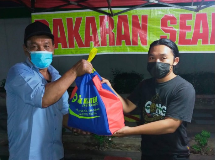 Bank Klaten Beri Sembako untuk 226 Pedagang Kaki Lima