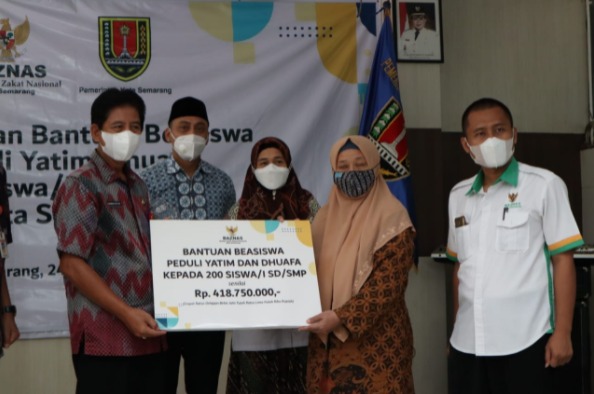 Ratusan Pelajar Yatim dan Dhuafa Kota Semarang Terima Beasiswa