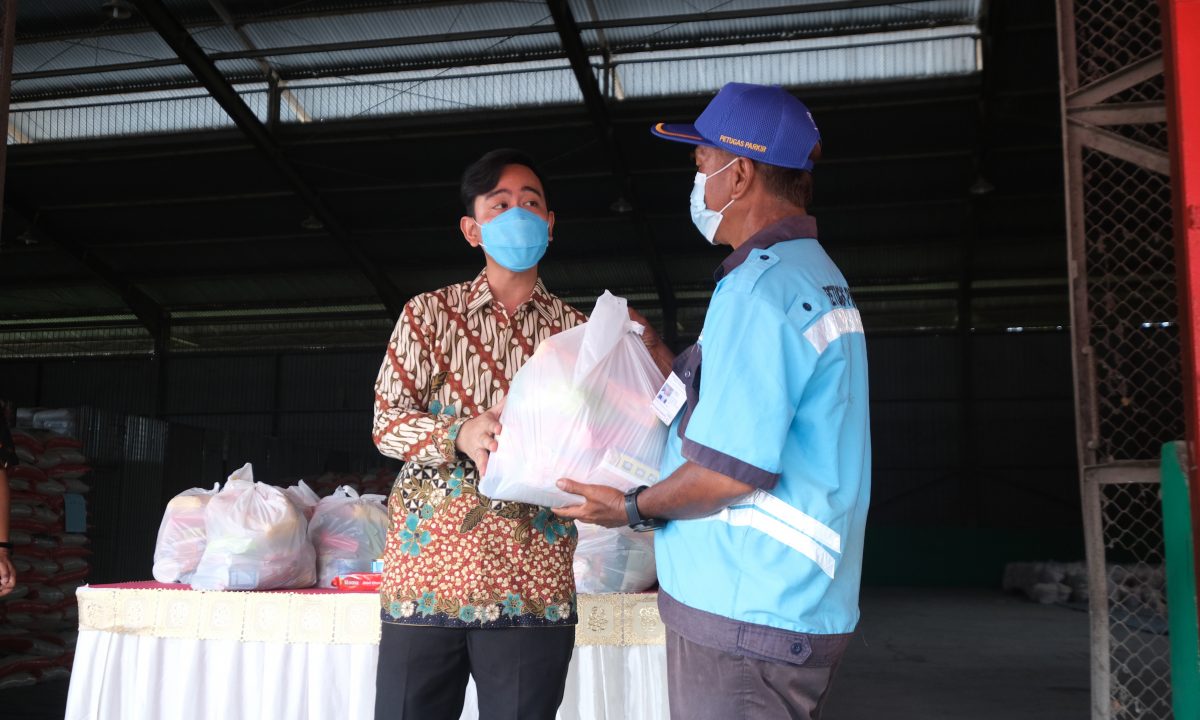 Pemkot Surakarta Salurkan 31.070 Sembako ke Warga Terdampak PPKM