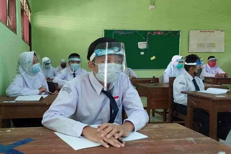 Klaster Sekolah Bermunculan, Pemerintah Diminta Kaji Ulang PTM