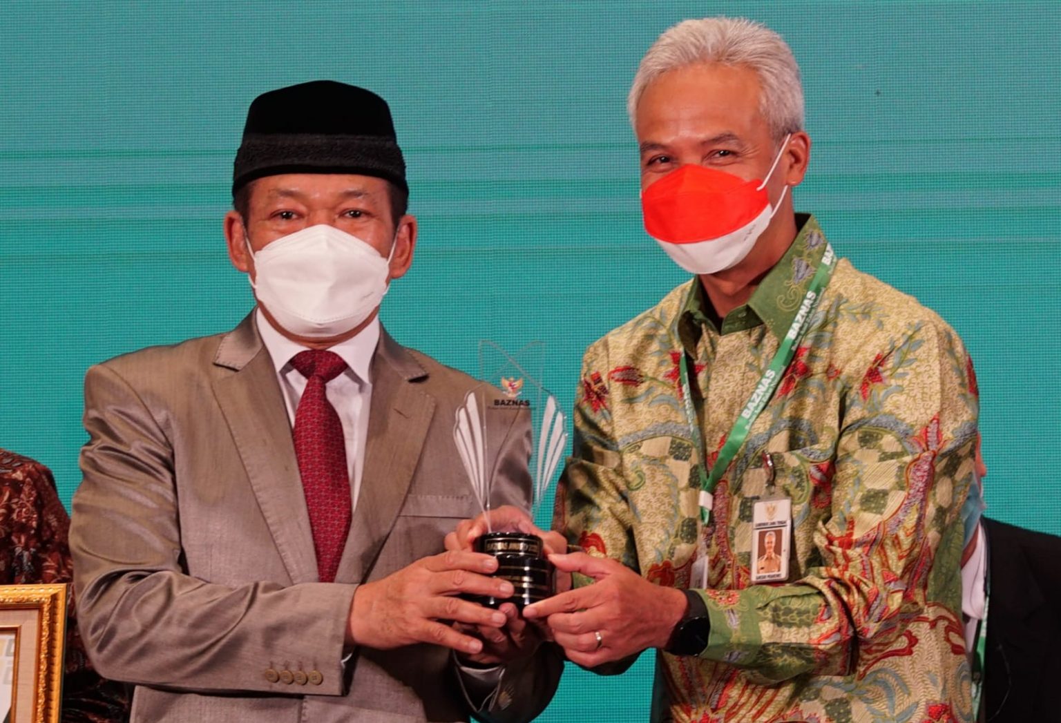 Ganjar Raih Penghargaan Gubernur Pendukung Gerakan Zakat Indonesia