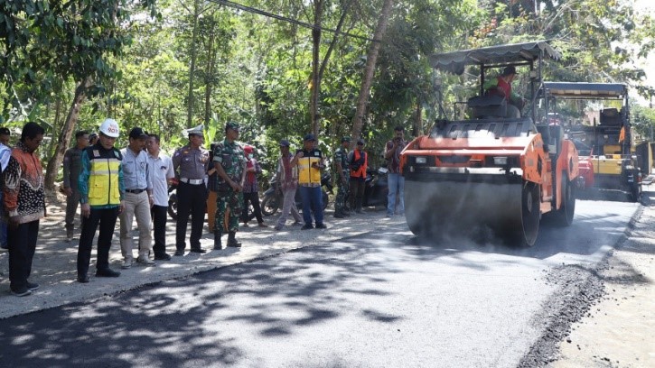 Perbaiki Jalan Petir-Ngoro Oro, Pemkab Bantul Bangkitkan Perekonomian Desa
