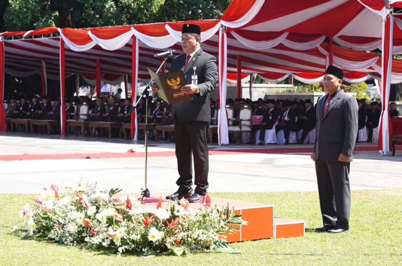 Ketua DPRD Pati baca pembukaan UUD 45 saat upacara HUT ke-78 RI